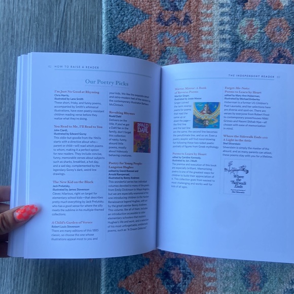 How to Raise a Reader hardcover book Barnes & Noble exclusive edition w/ poster - Picture 9 of 12